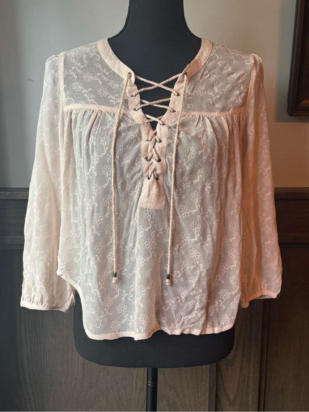 Forever 21 Women’s Lace-Up Floral Embroidered Blouse - Light Pink small